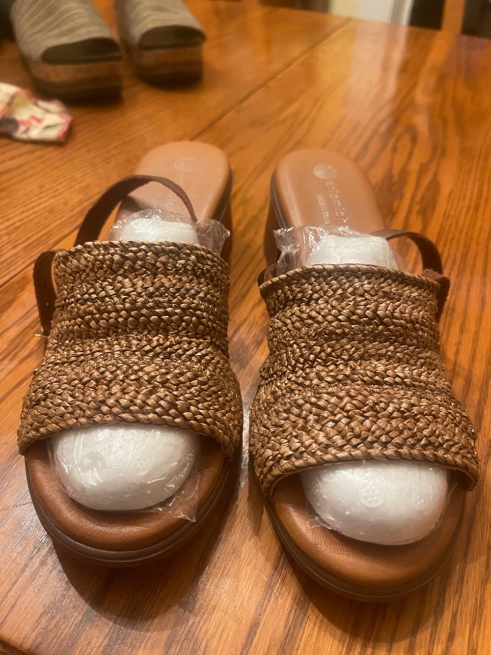 Eric Michael Woven Brown Slide Sandals ⭐️HOST PICK⭐️ Featured in party!!🎉🎉
